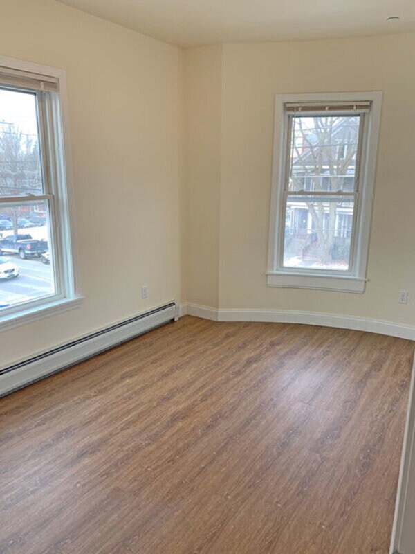 Building Photo - 323 Pearl St