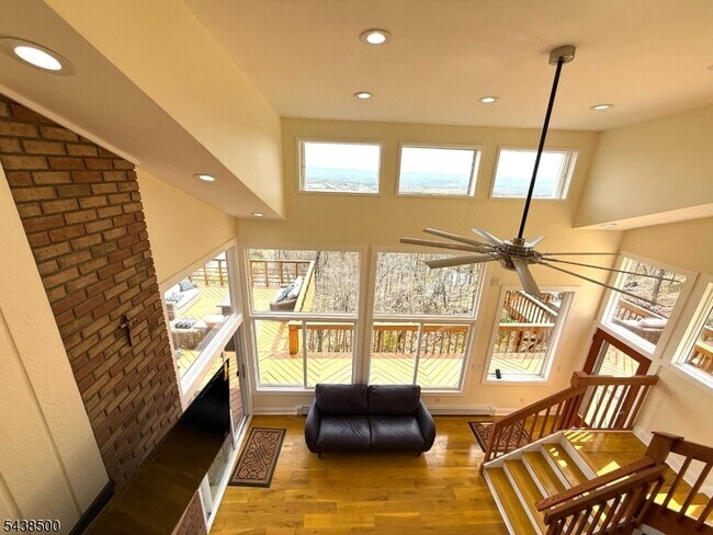 Building Photo - 20 Upper Mountain Rd