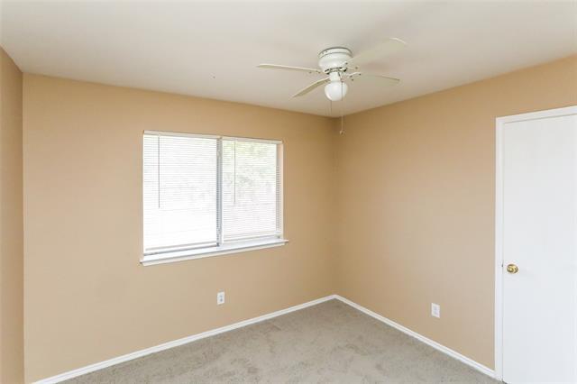 Building Photo - 725 Azalea Ln