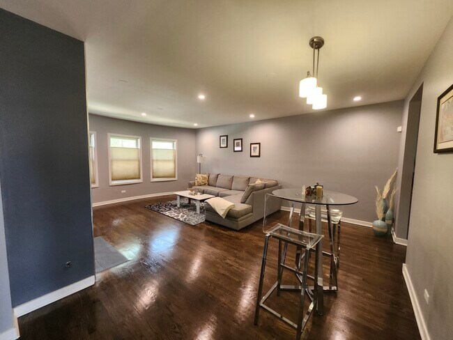 Building Photo - 4150 S Drexel Blvd