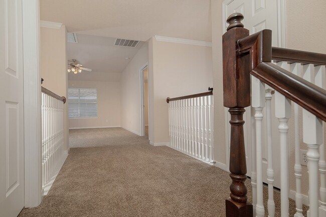 Building Photo - 47 N Spinning Wheel Cir