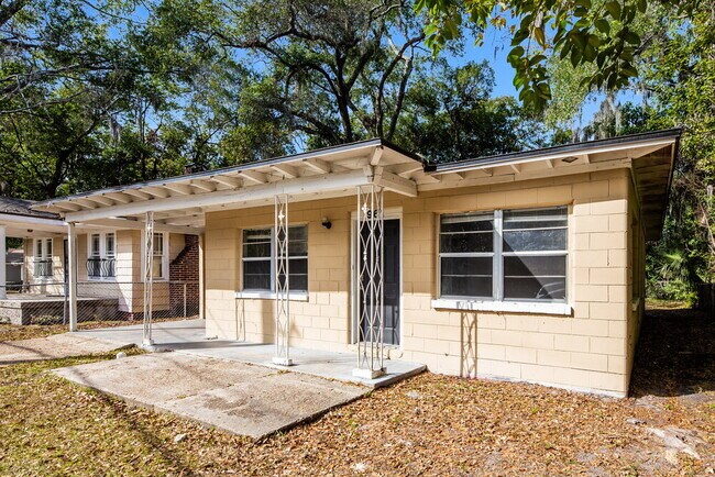 Building Photo - 961 Kenmore St