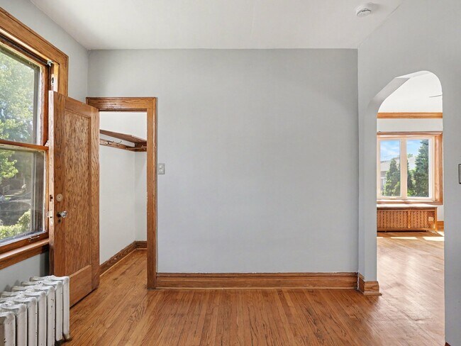 Building Photo - 1542 S 60th Ct