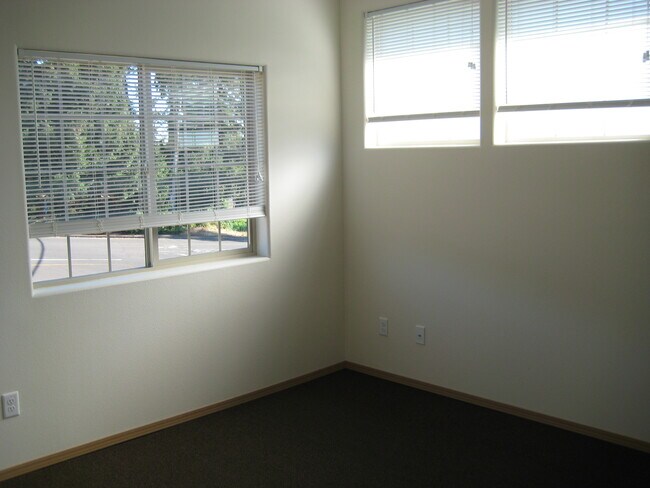 Building Photo - 3230 NW 9th St