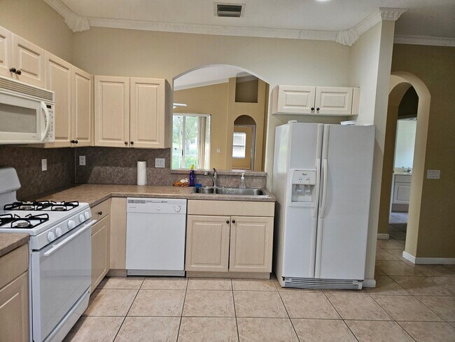 Building Photo - 394 NW Breezy Point Loop