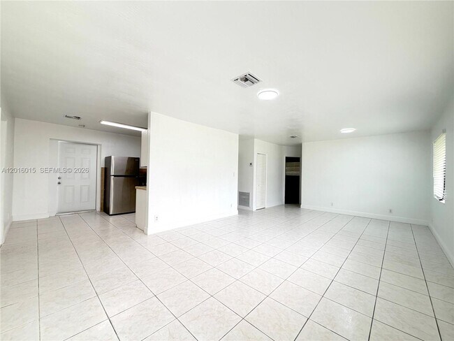 Building Photo - 1740 SW 47th Ave