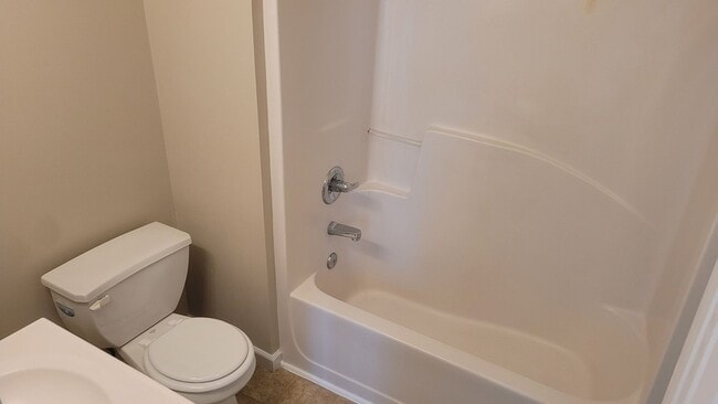 Building Photo - Spacious Home In Garner