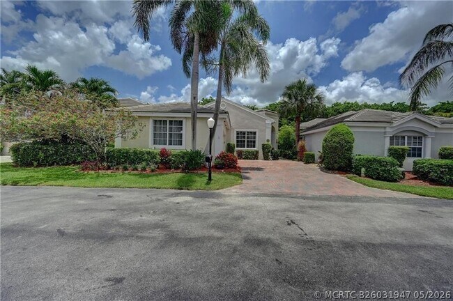 Building Photo - 8171 Hampton Wood Dr