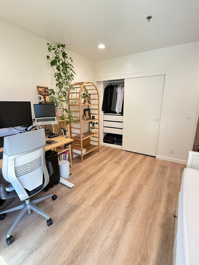 Building Photo - 5790 Friars Rd