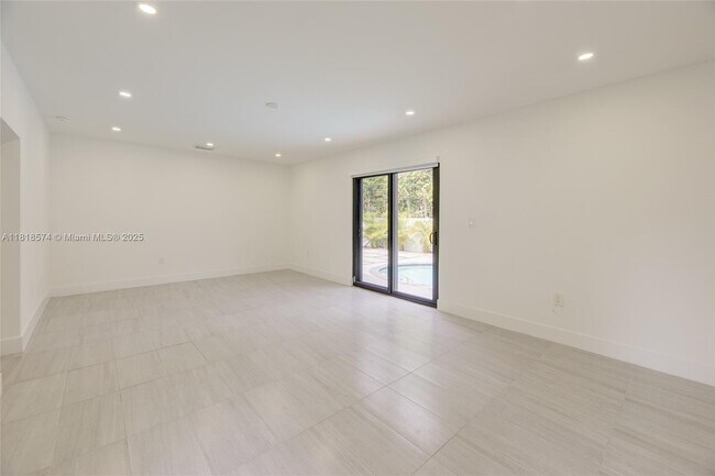 Building Photo - 5895 SW 50th Terrace