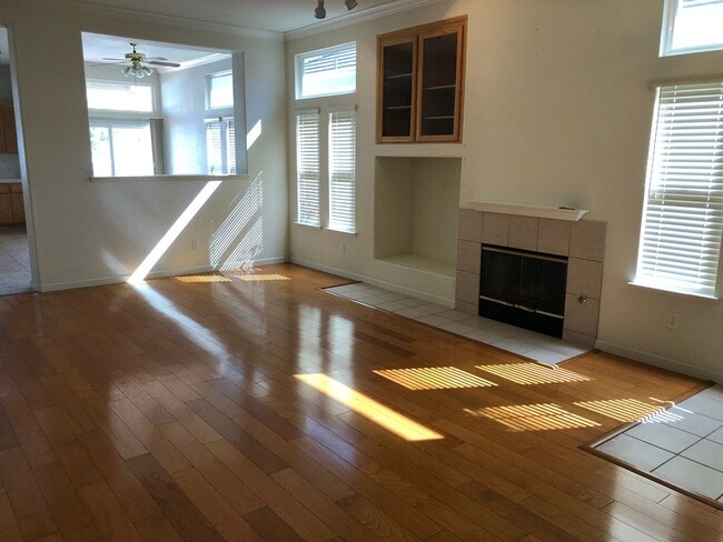 Building Photo - Cute one story in a 55 or better gated community.