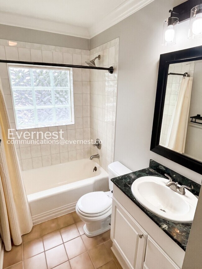 Building Photo - 109 Mayfair Rd