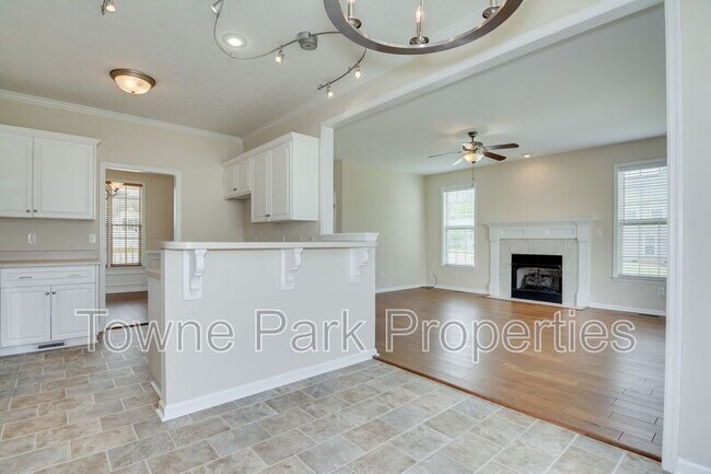 Building Photo - 1111 Hunters Cove
