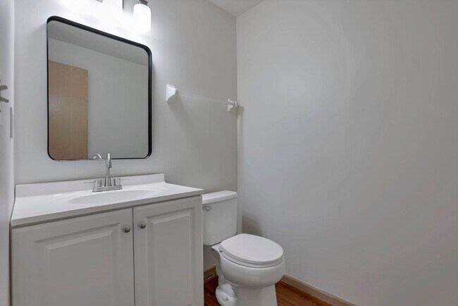 Building Photo - 950 Robmeyer Dr