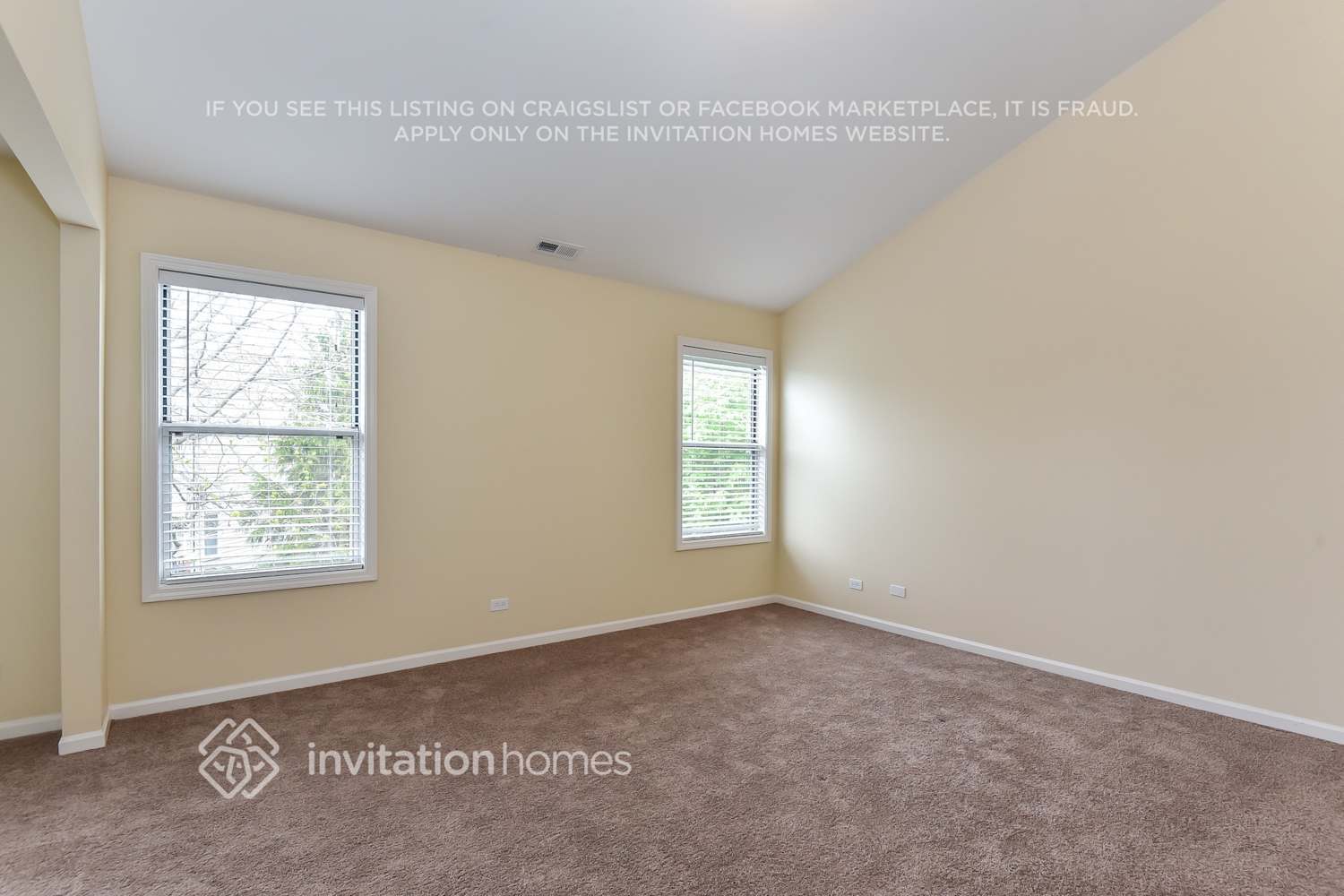 Building Photo - 2499 Deerfield Dr