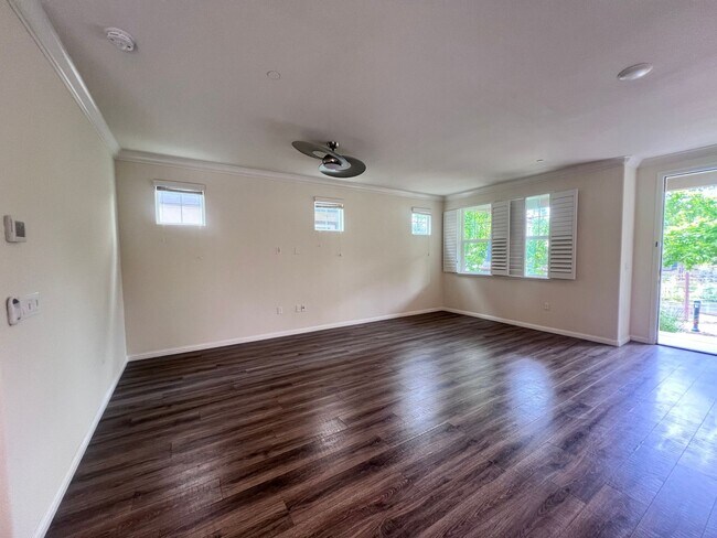 Building Photo - STUNNING 4BD/2.5BA TOWNHOUSE IN WALNUT CREEK!!!