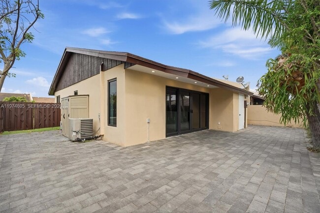 Building Photo - 11959 SW 122nd Ct