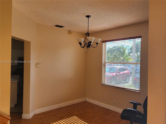 Building Photo - 820 NE 212th Terrace