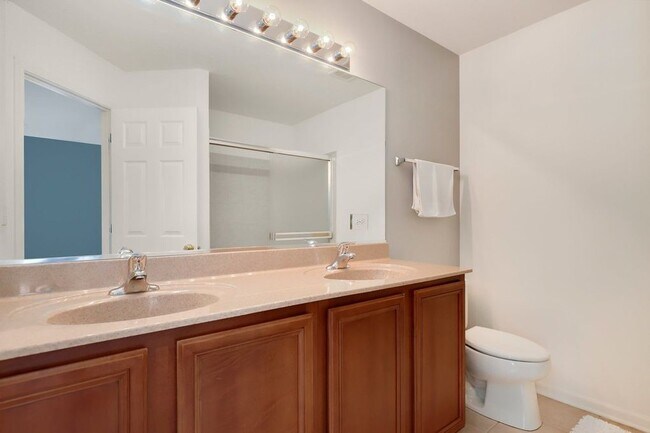 Building Photo - 758 Hanbury Dr