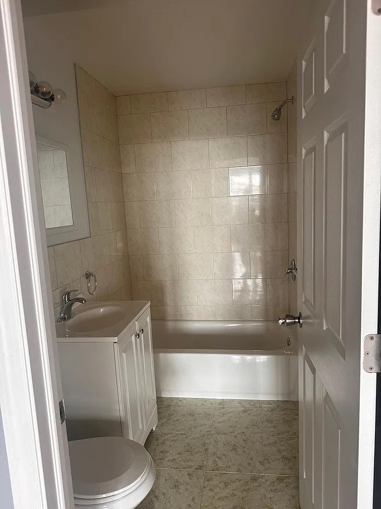 Building Photo - 231 Dayton Ave