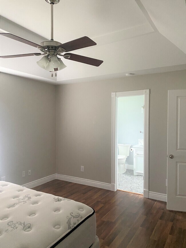 Building Photo - 2214 Mile 14 N