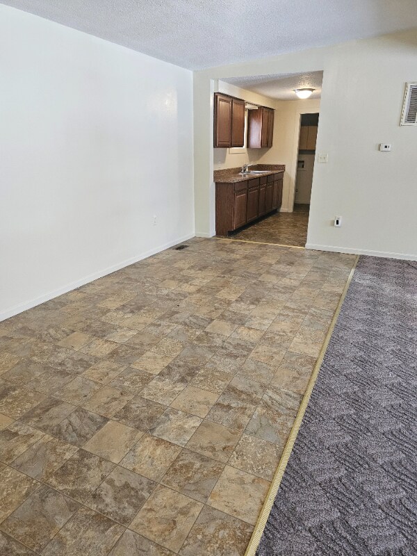 Building Photo - 7696 Elm St