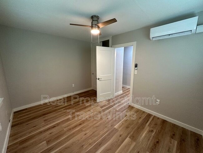 Building Photo - 1211 N Osceola Ave