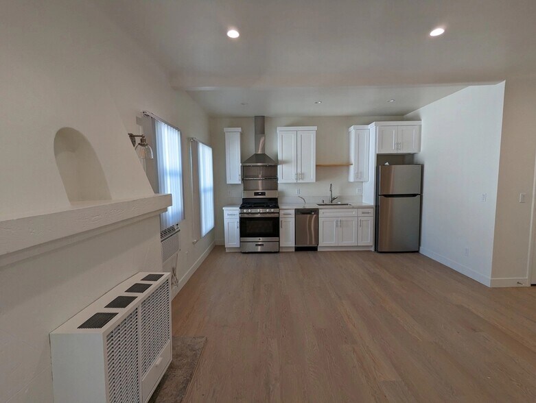 Building Photo - 559 Normandie Ave