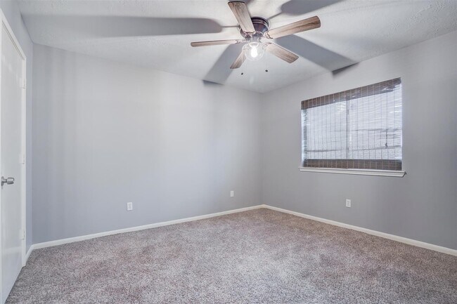 Building Photo - 3614 Lindenfield Dr