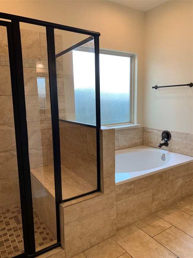 Building Photo - 14914 Darbydale Dr