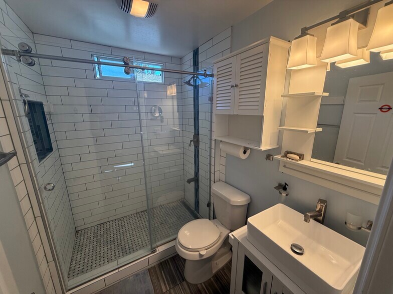 Building Photo - 396 N Mentor Ave