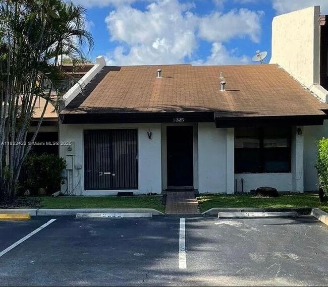 Primary Photo - 3325 Oak Dr