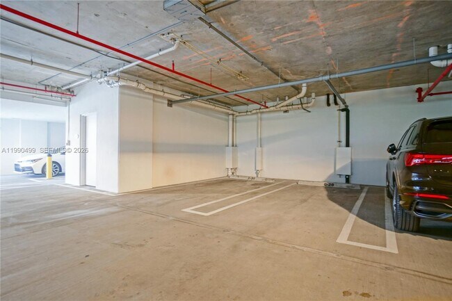 Building Photo - 10201 E Bay Harbor Dr