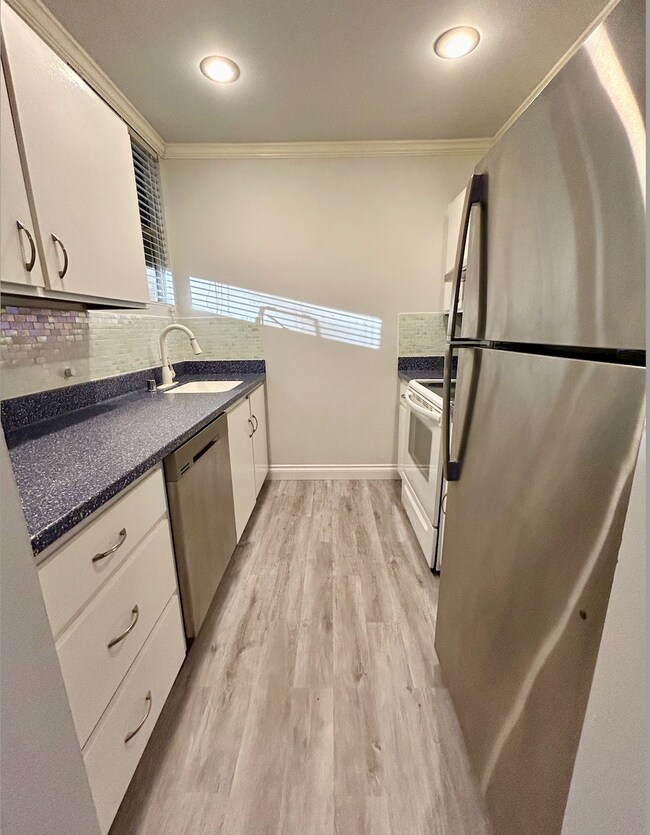 Building Photo - Sixty 01 Condominiums - Redmond