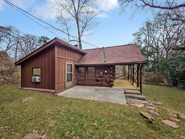Building Photo - Hidden Gem: Adorable 1BR Cabin in Druid Hills