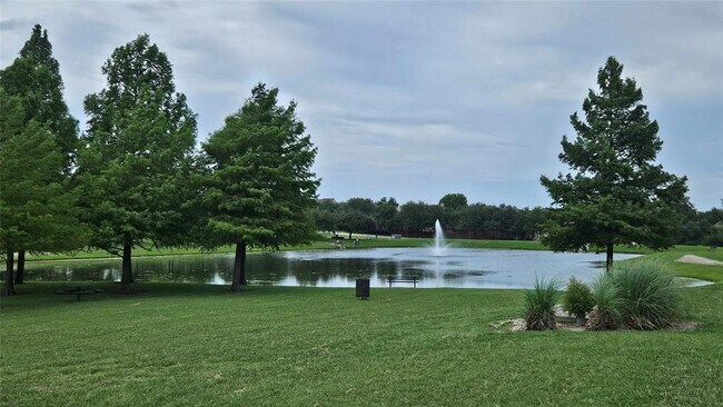 Building Photo - 2279 Fernspring Dr