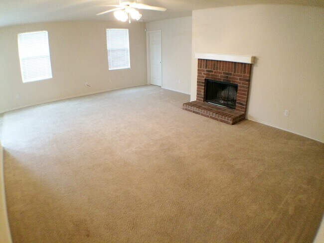 Building Photo - Fully Updated Mesquite Home with New HVAC, New Carpet & Nearby Park!