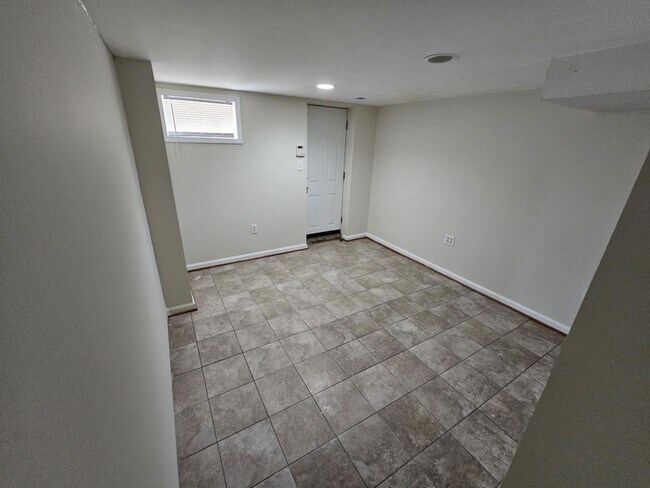 Building Photo - 4 Bedroom Single Home in Baltimore County