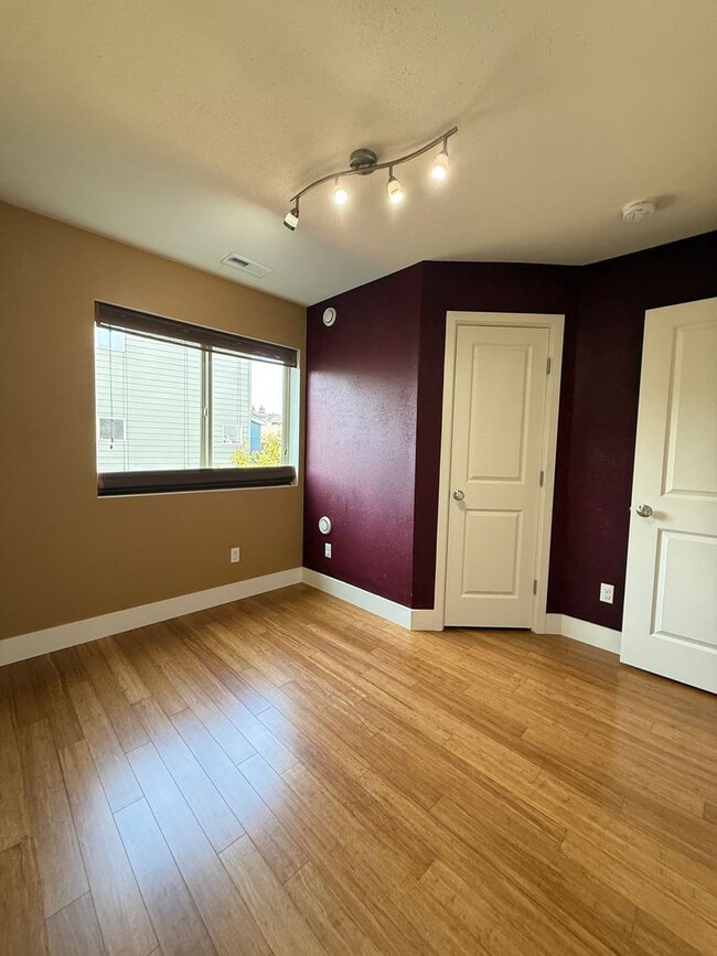 Building Photo - Stylish & Updated Home – 3BR/2.5BA, AC, Ne...