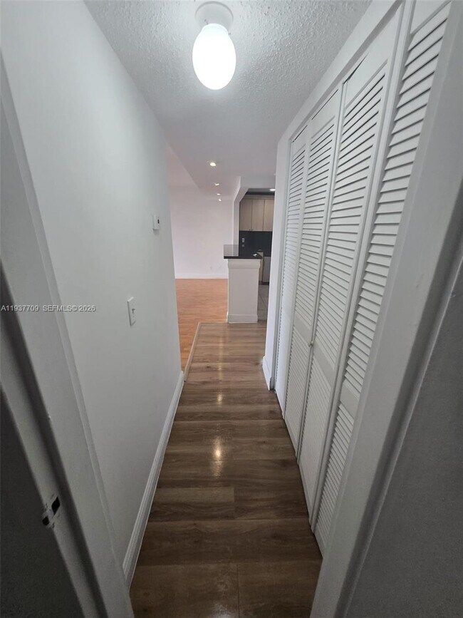 Building Photo - 13499 Biscayne Blvd