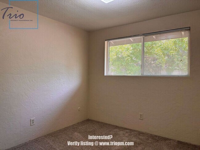 Building Photo - 1010 Satre St