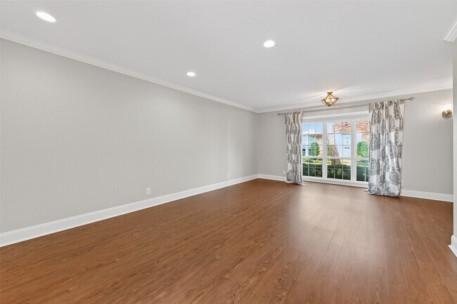 Building Photo - 6351 Briar Rose Dr