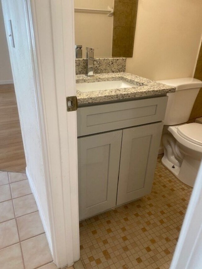 Building Photo - Charming 2-Bedroom, 2-Bath Single Family Home with 1 Car Garage- Fully Renovated House