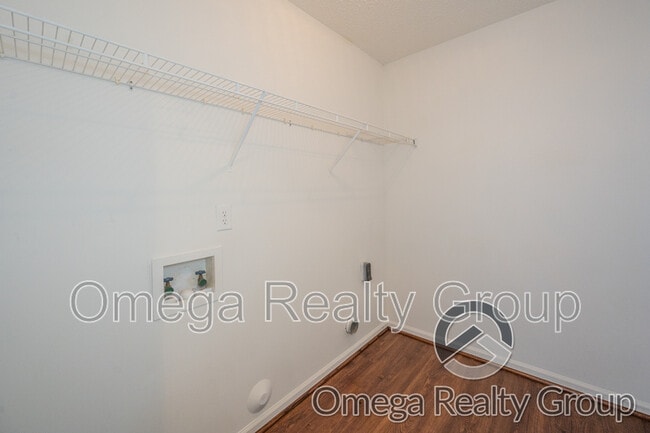 Building Photo - 1934 Live Oak Trce