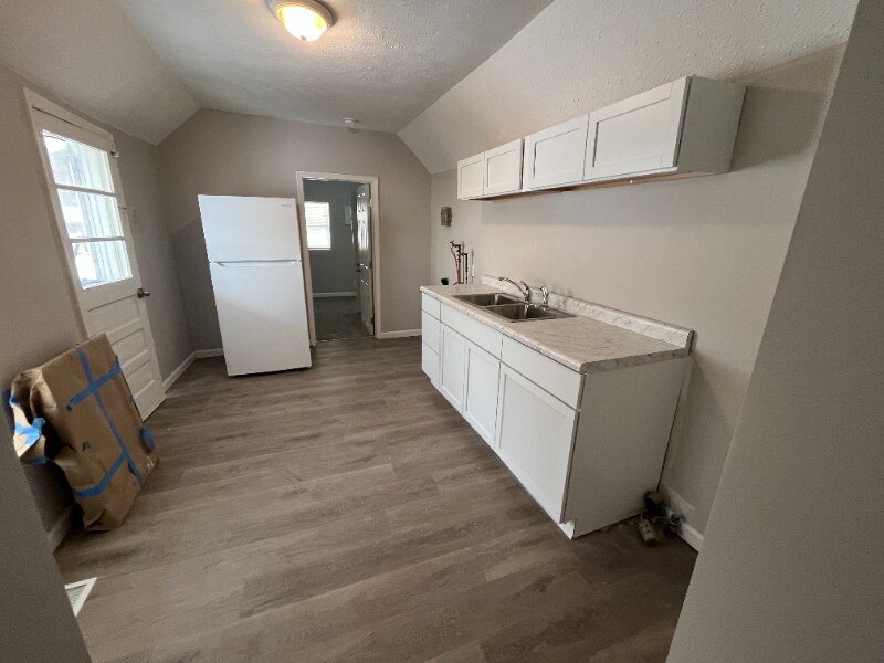 Building Photo - 129 Pratt St