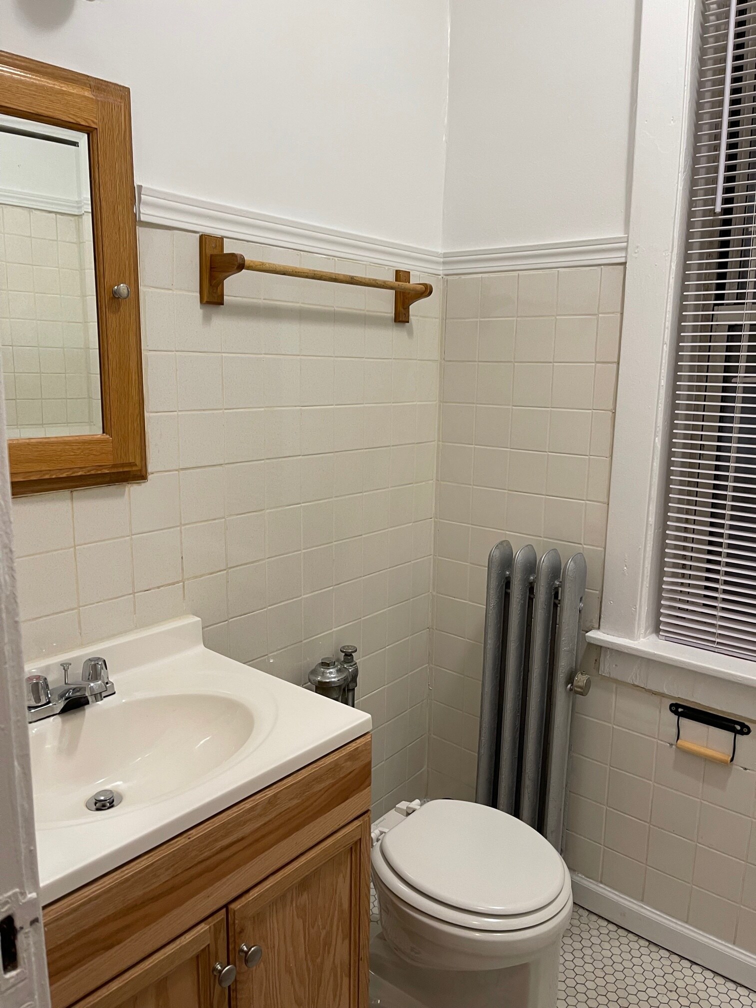 Building Photo - 6962 N Sheridan Rd