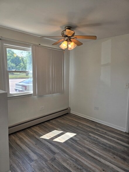 Building Photo - 8758 W Berwyn Ave