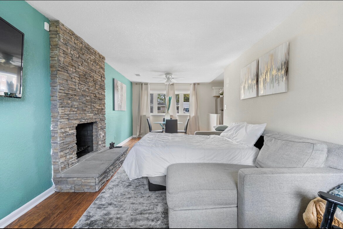 Building Photo - 212 Paladin Dr