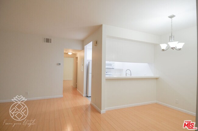 Building Photo - 1727 Glendon Ave