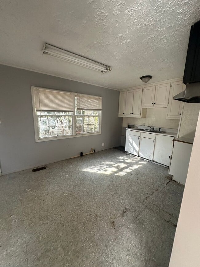 Building Photo - 4147 Marion Ave